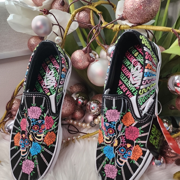 VANS Dia De Muertos Classic Slip-On Shoes Women brand  new - Picture 3 of 11